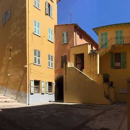Between The Roofs Of Menton Old Town And The Sea Luaran gambar
